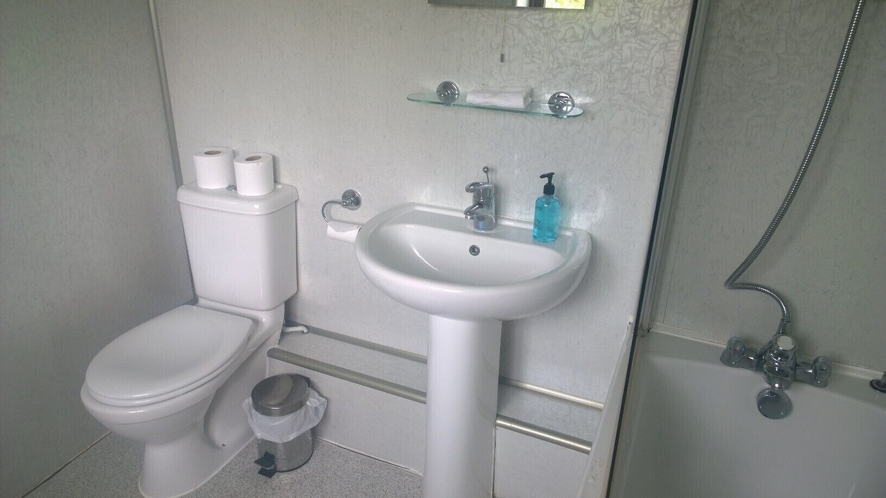 Photo of Bathroom in Temple Cloud