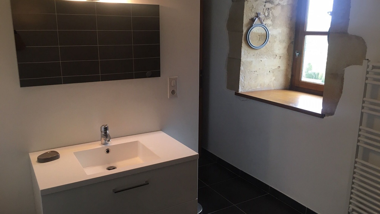 Photo of Bathroom in Saint-Vincent-Bragny