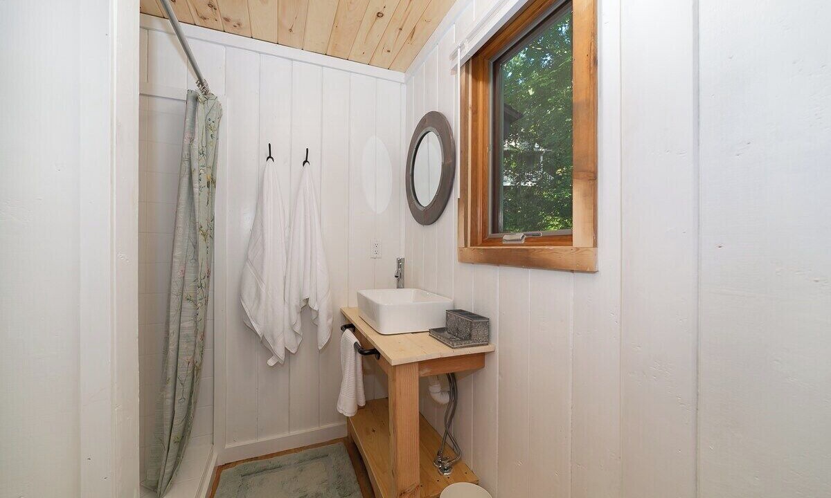 Photo of Bathroom in Tiger