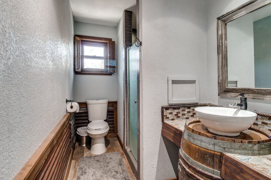 Photo of Bathroom in Pottsboro