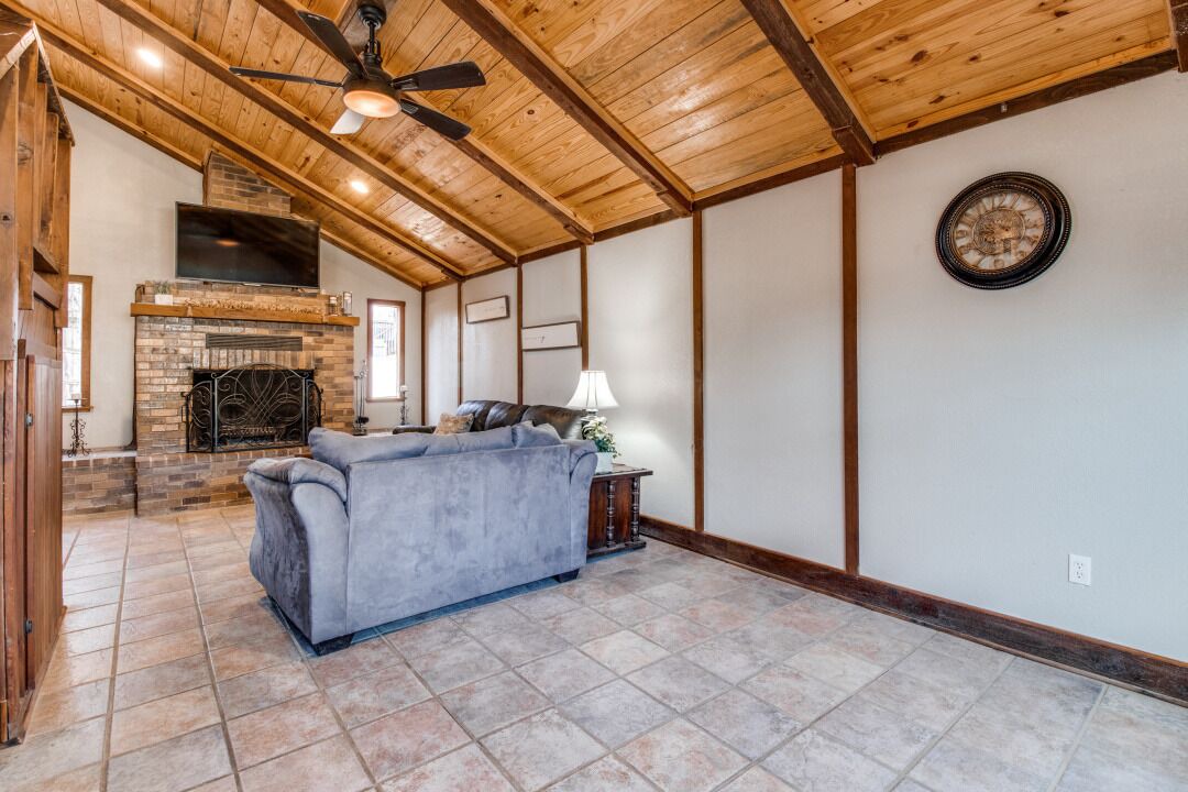 Photo of Livingroom in Pottsboro