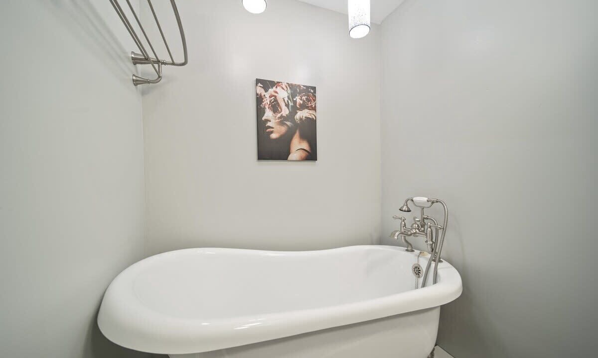 Photo of Bathroom in Northeast Carrollton