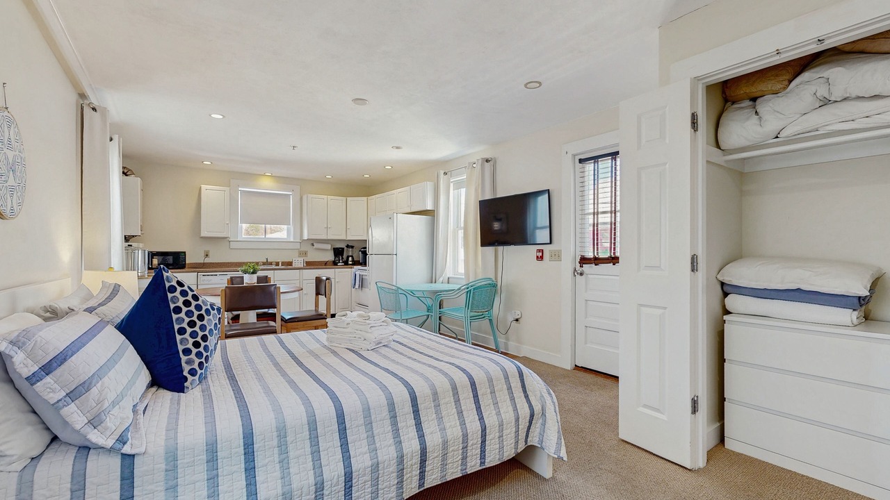 Photo of Bedroom in Commercial Street