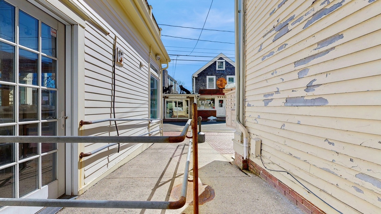 Photo of Outdoor in Commercial Street