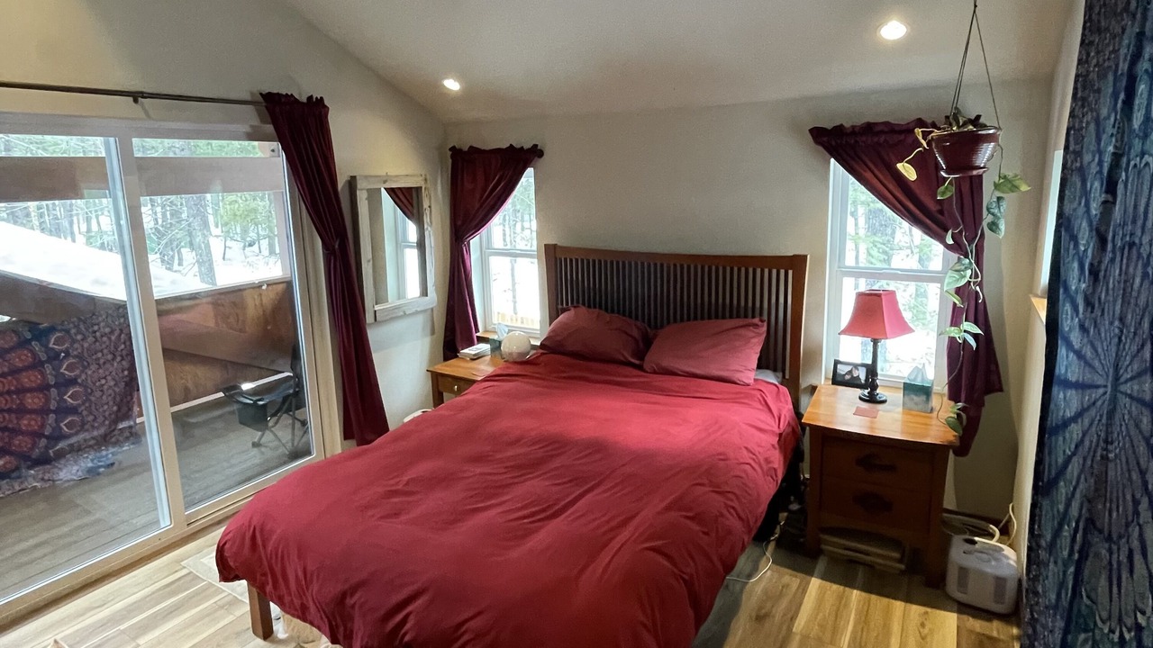 Photo of Bedroom in Mazama