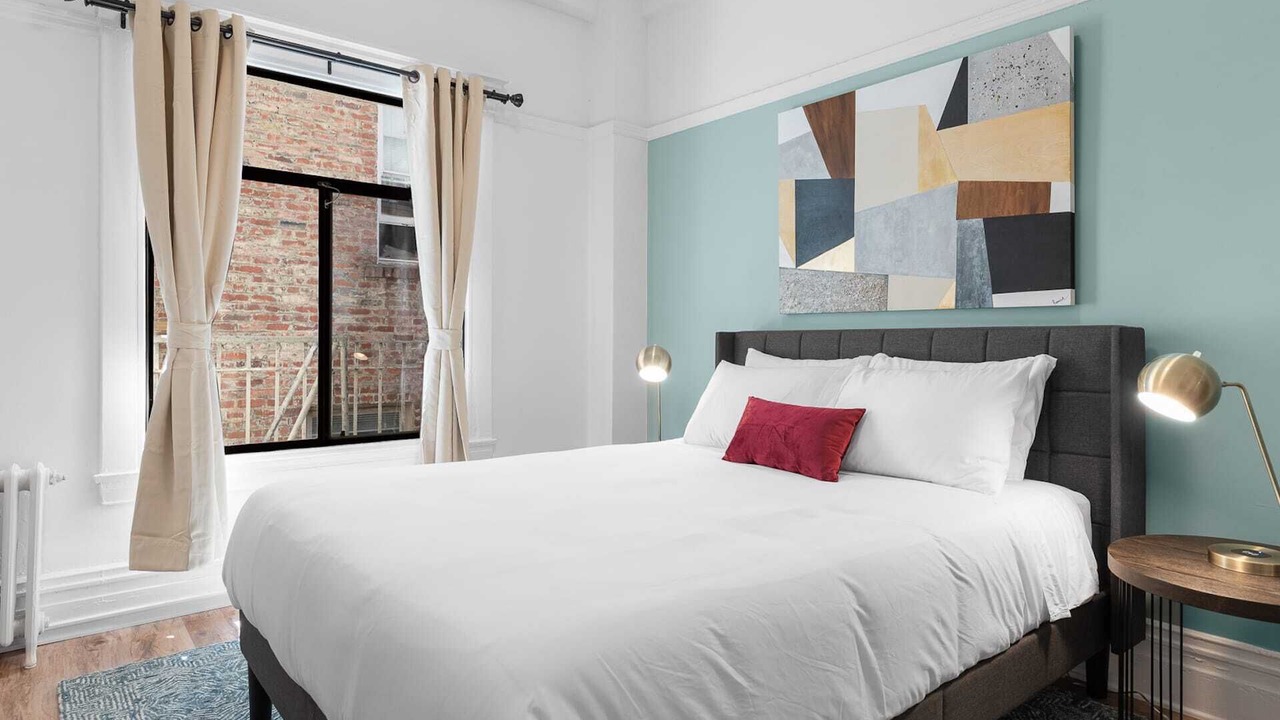 Photo of Bedroom in Lower Nob Hill