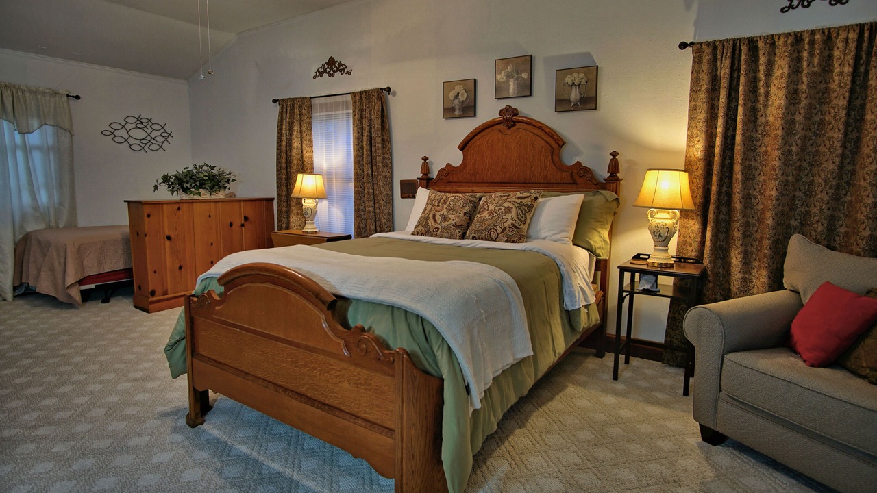 Photo of Bedroom in Glen Rose