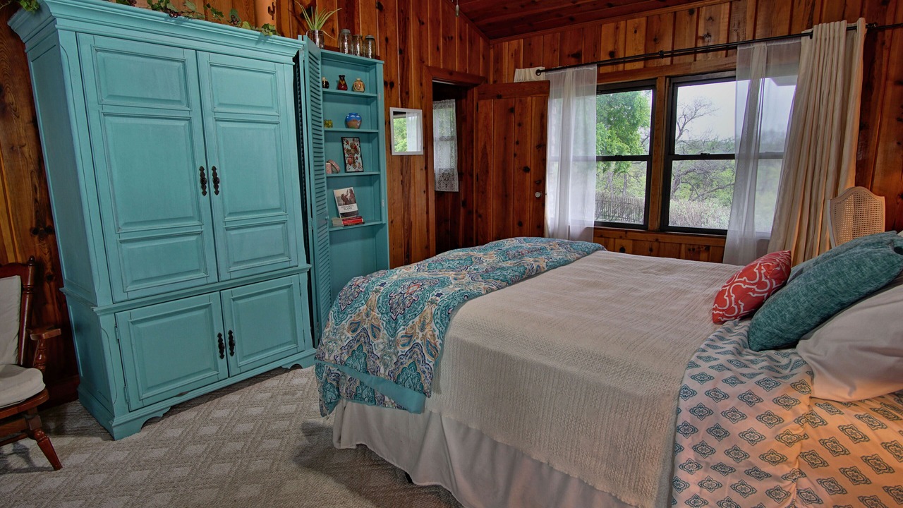 Photo of Bedroom in Glen Rose