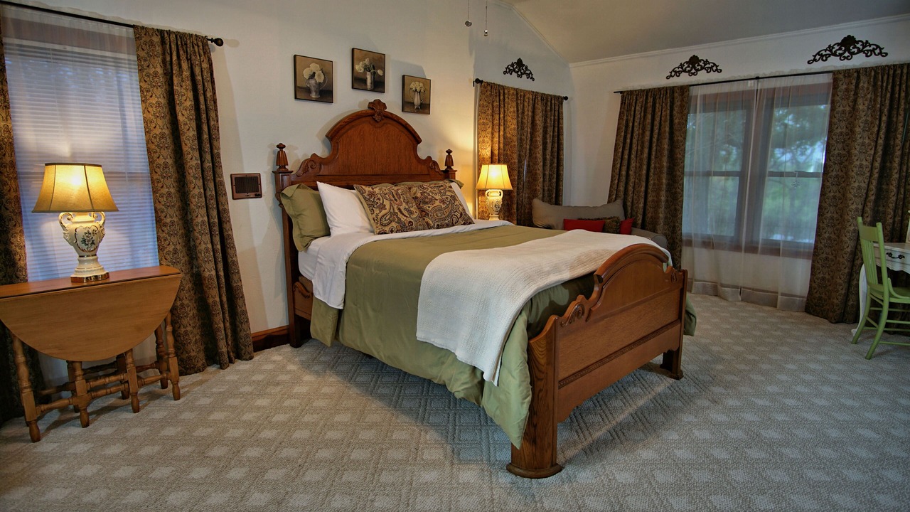 Photo of Bedroom in Glen Rose