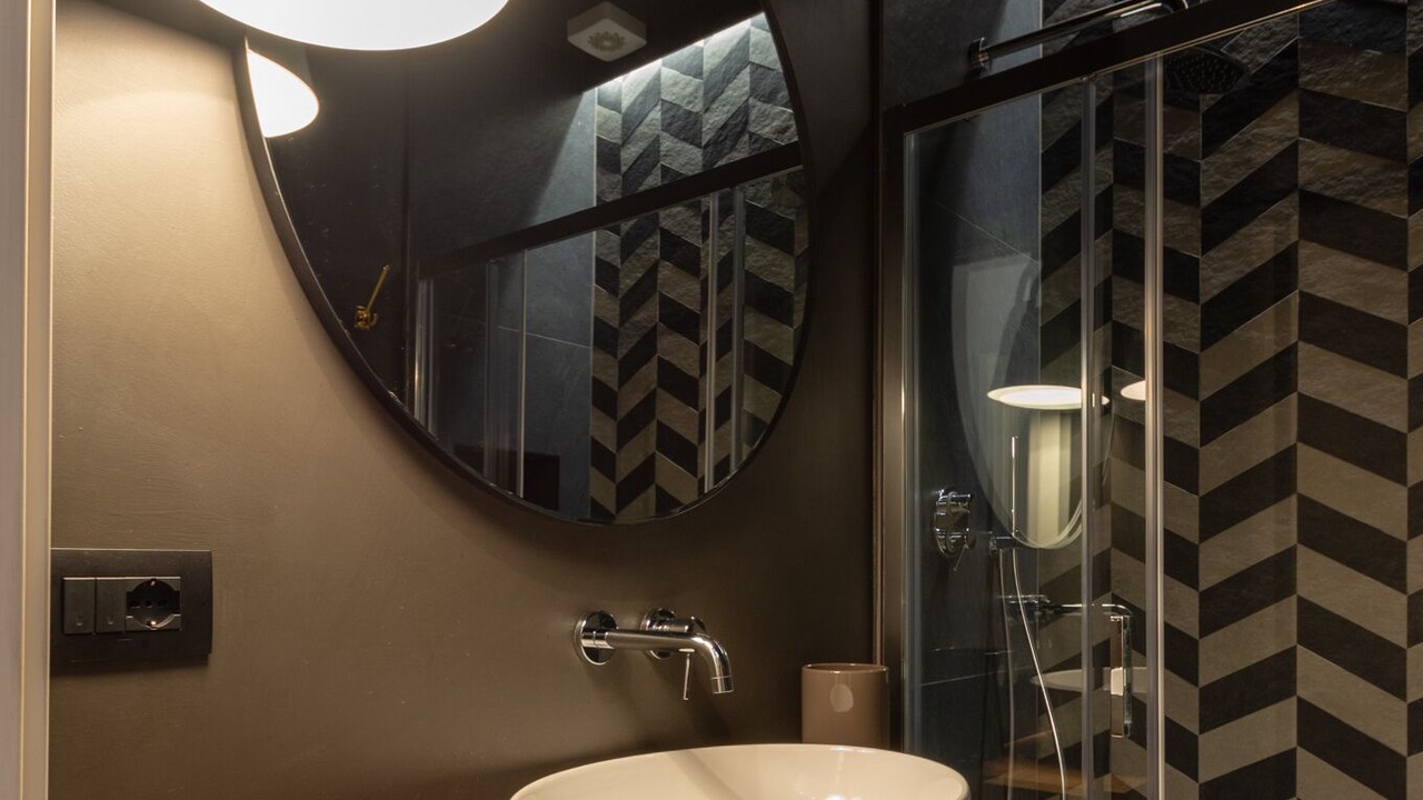 Photo of Bathroom in Roman Quarter