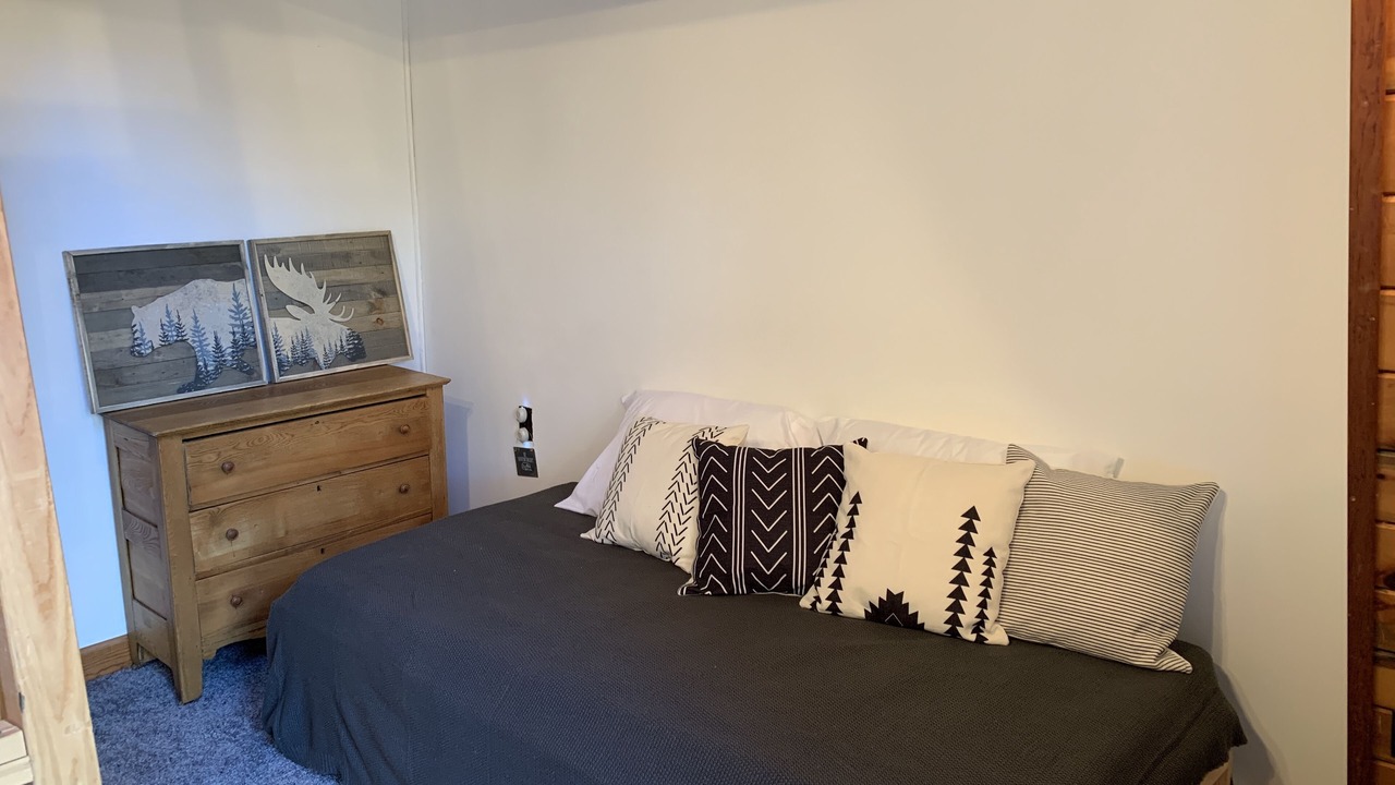 Photo of Bedroom in North Creek