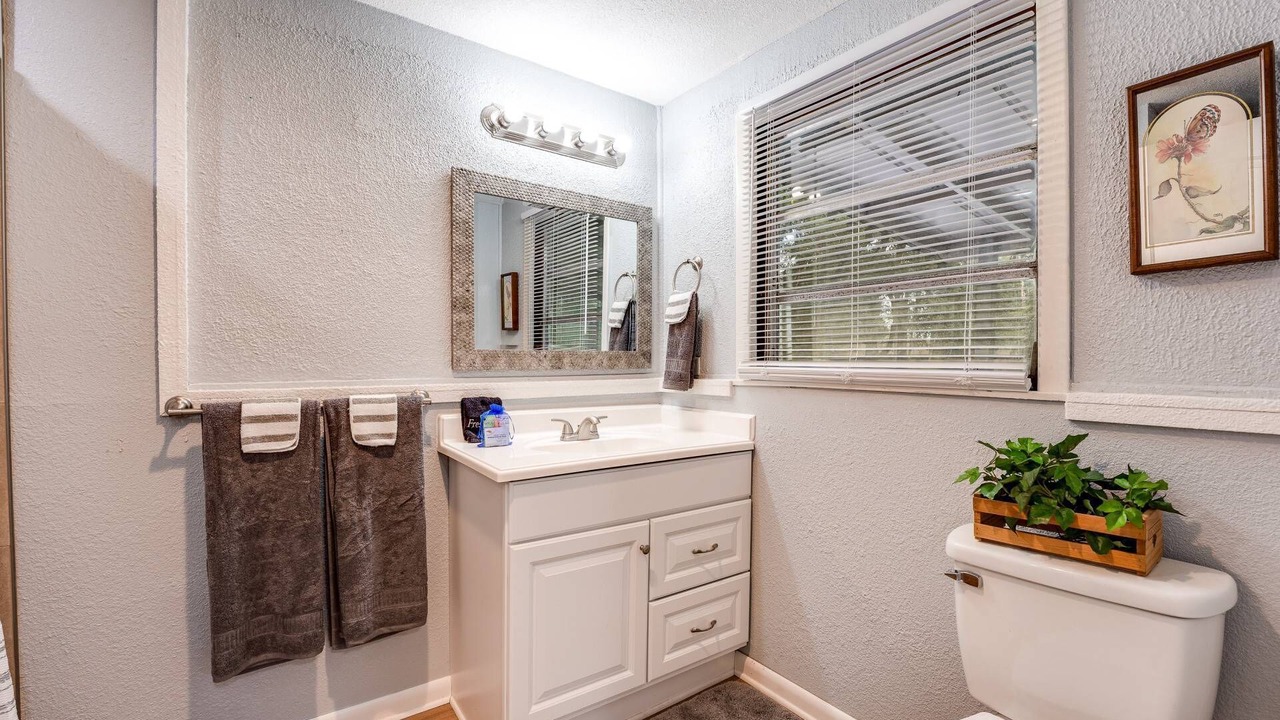Photo of Bathroom in Lakeside