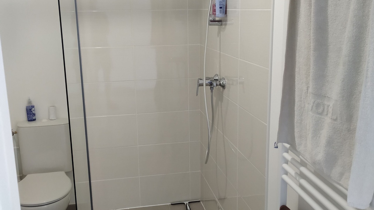 Photo of Bathroom in Barjouville