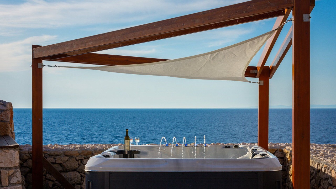 Photo of Outdoor in Cove Rogacic