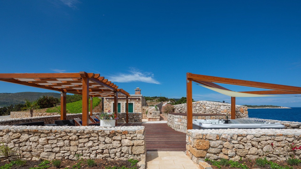 Photo of Patio Balcony in Cove Rogacic