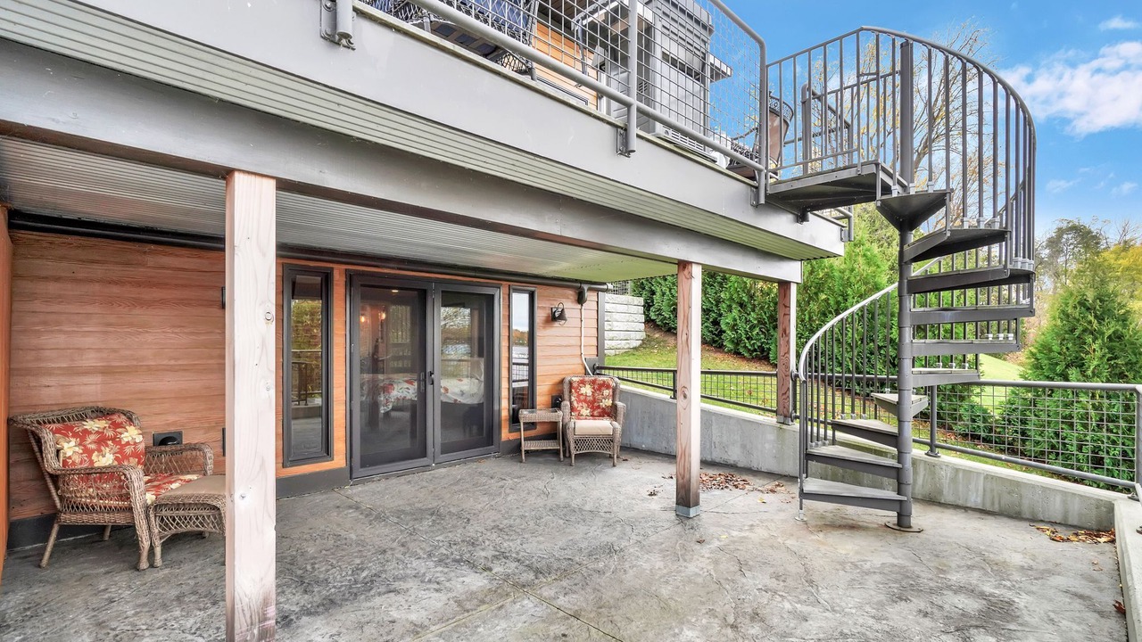 Photo of Patio Balcony in Malletts Bay