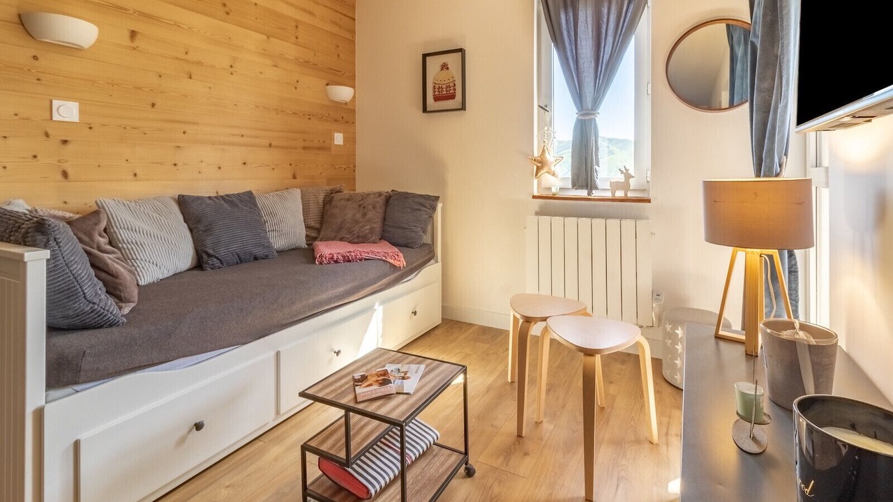 Photo of Livingroom in Genos