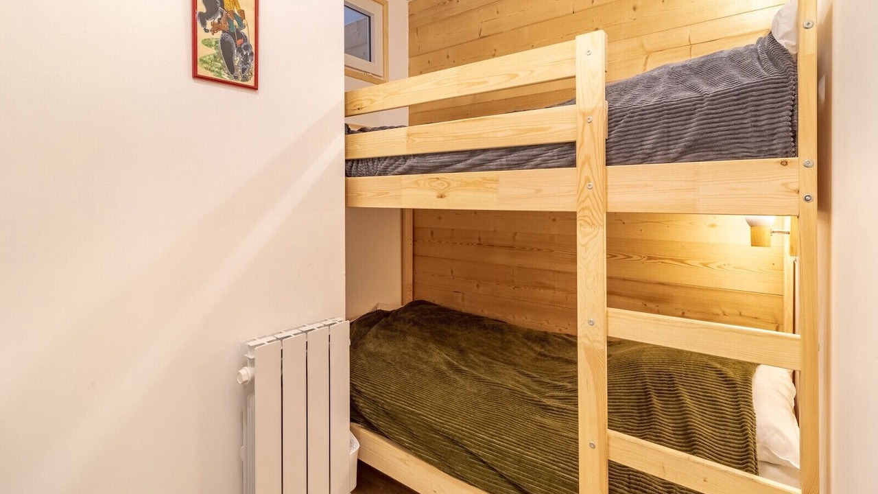 Photo of Bedroom in Genos