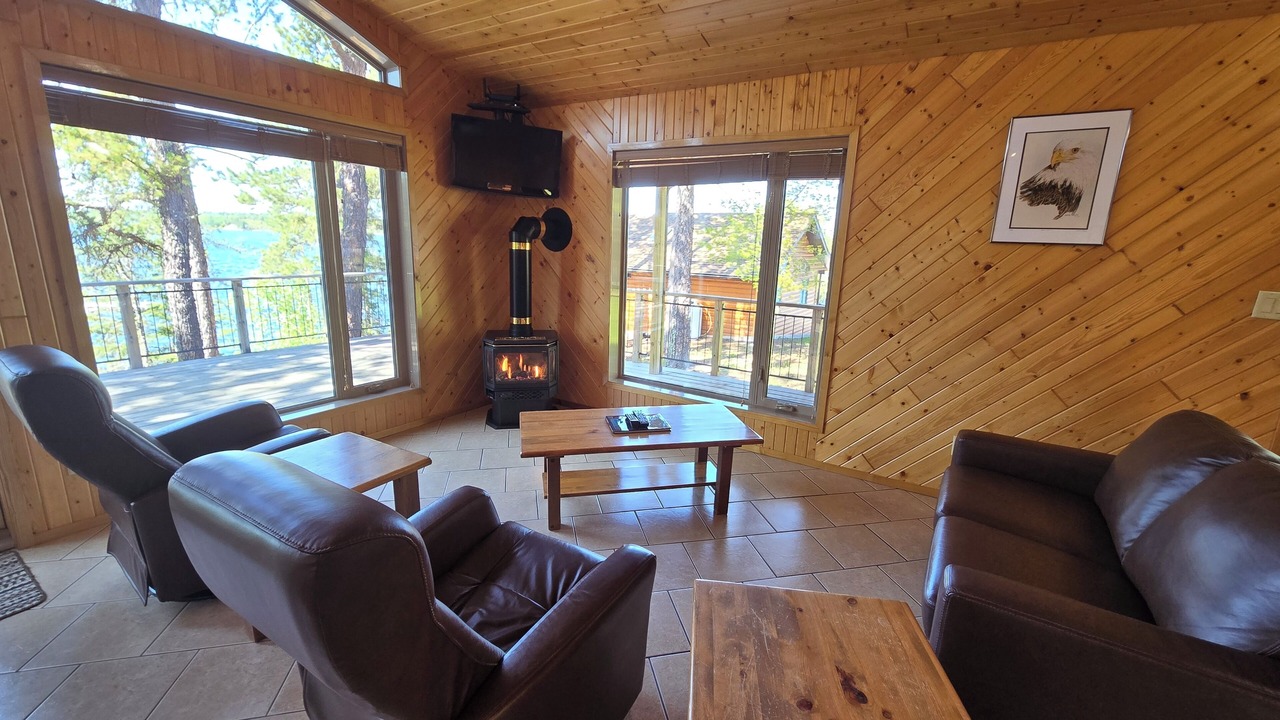 Photo of Livingroom in Sioux Narrows Nestor Falls
