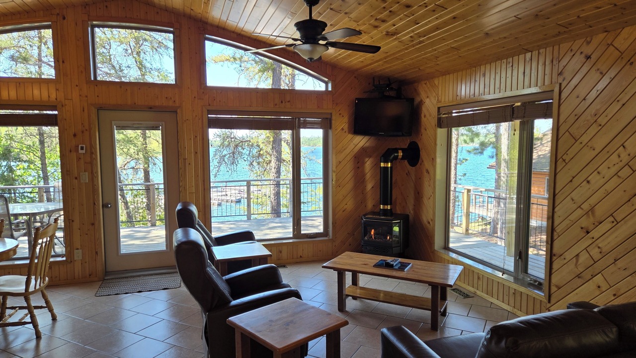 Photo of Livingroom in Sioux Narrows Nestor Falls