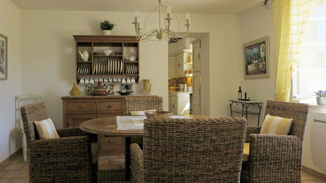 Photo of Others in Sablet