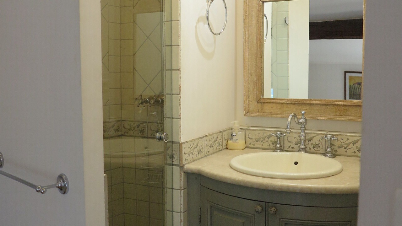 Photo of Bathroom in Sablet