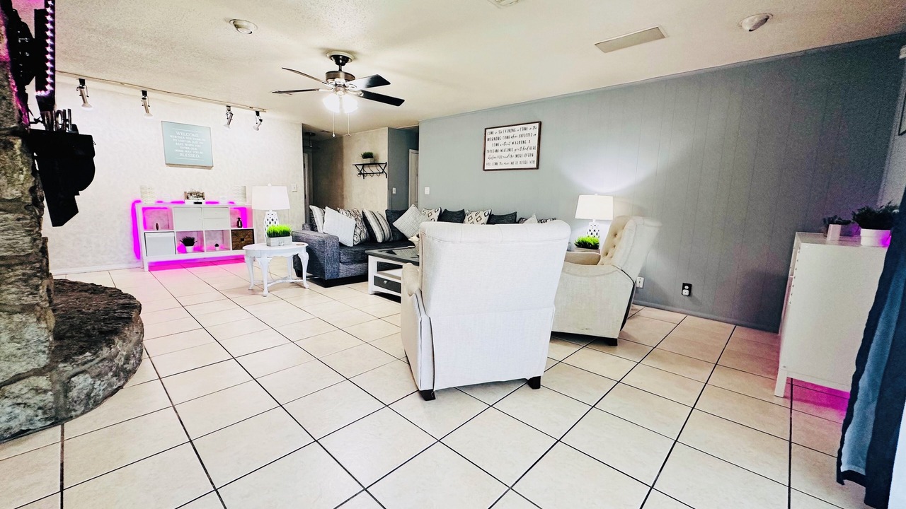 Photo of Livingroom in South Tulsa