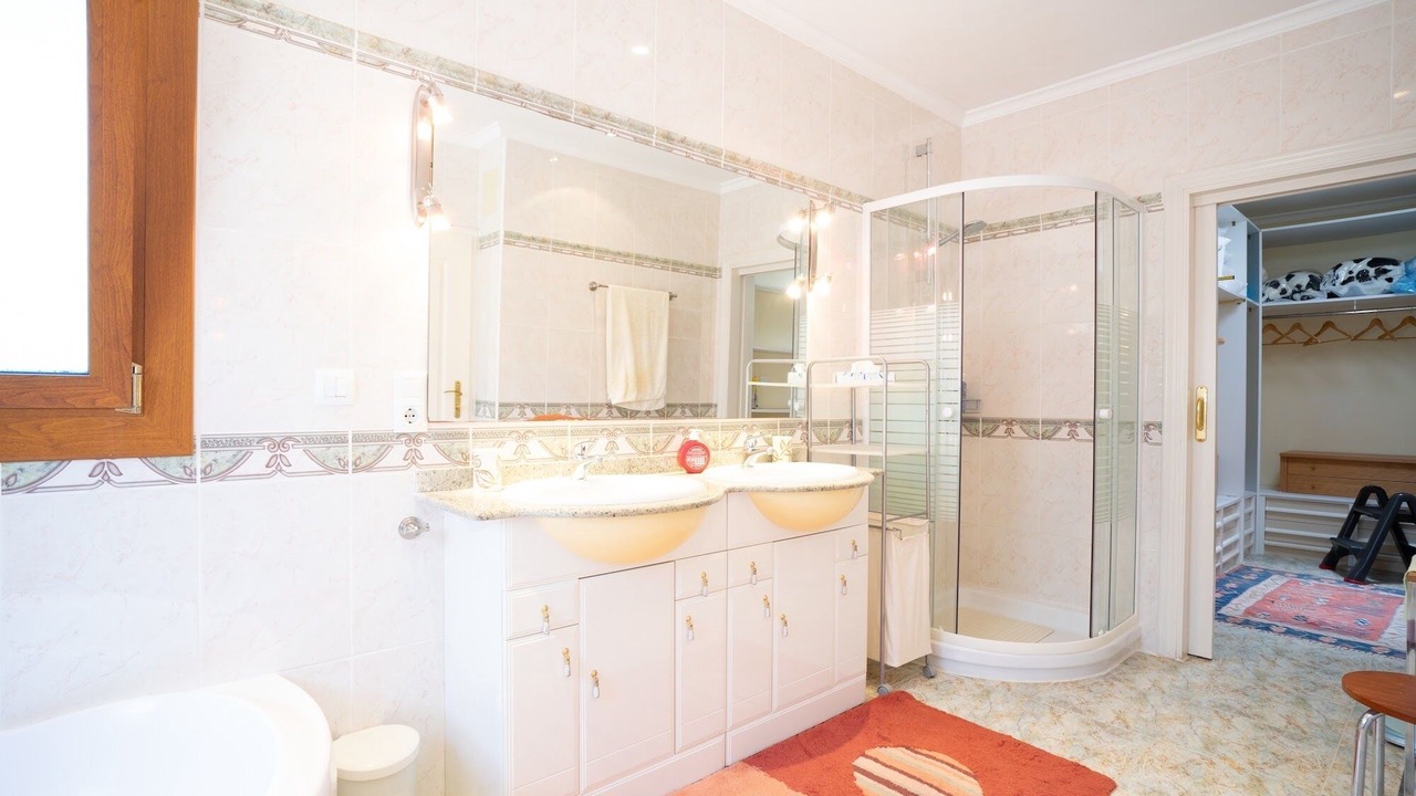 Photo of Bathroom in Benimeit