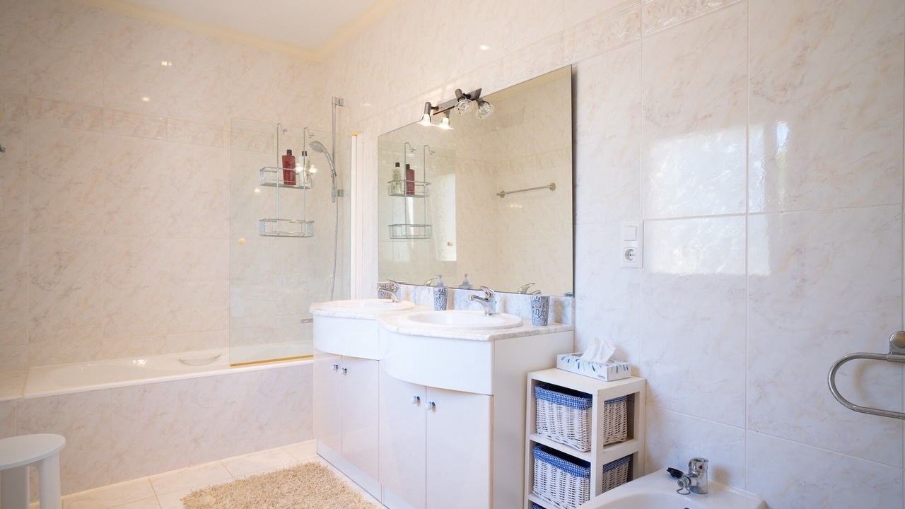 Photo of Bathroom in Benimeit