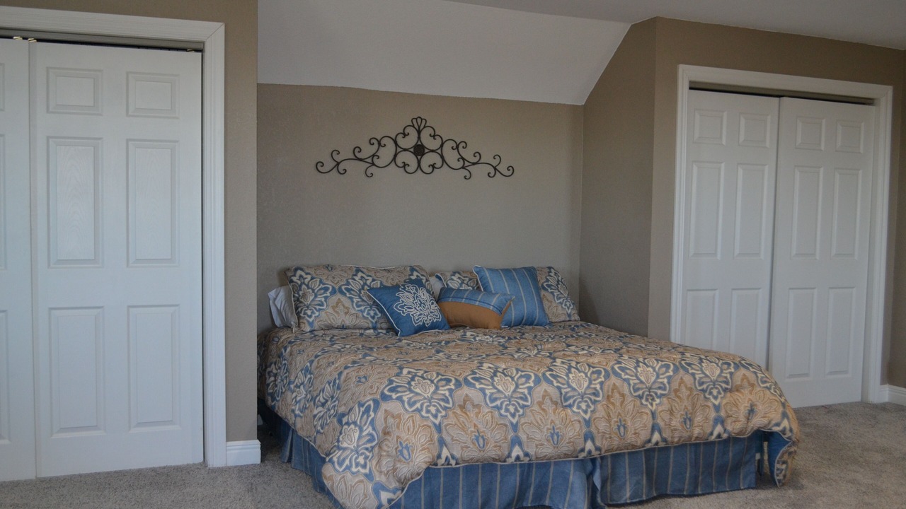 Photo of Bedroom in Centerville