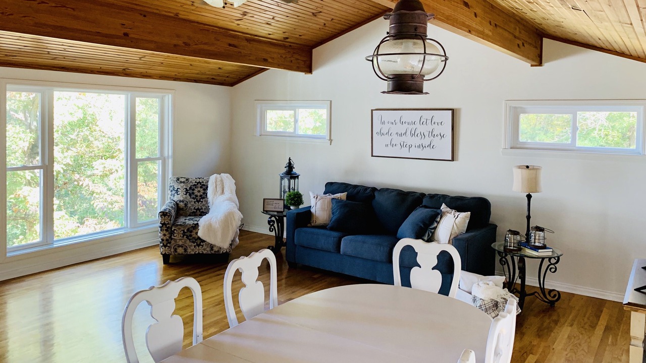Photo of Livingroom in Gilbertsville