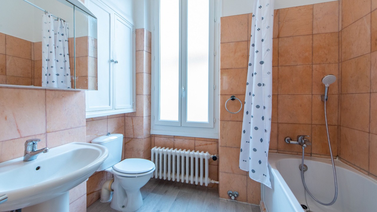 Photo of Bathroom in Liberation