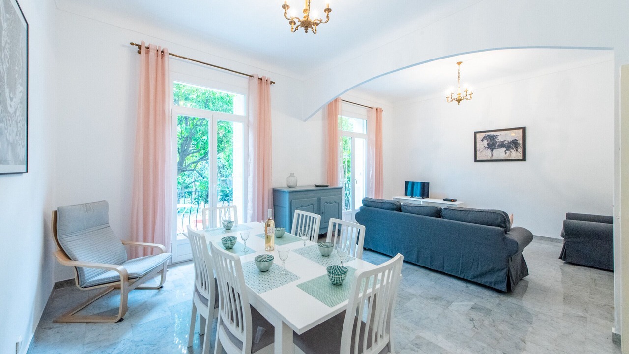 Photo of Livingroom in Liberation