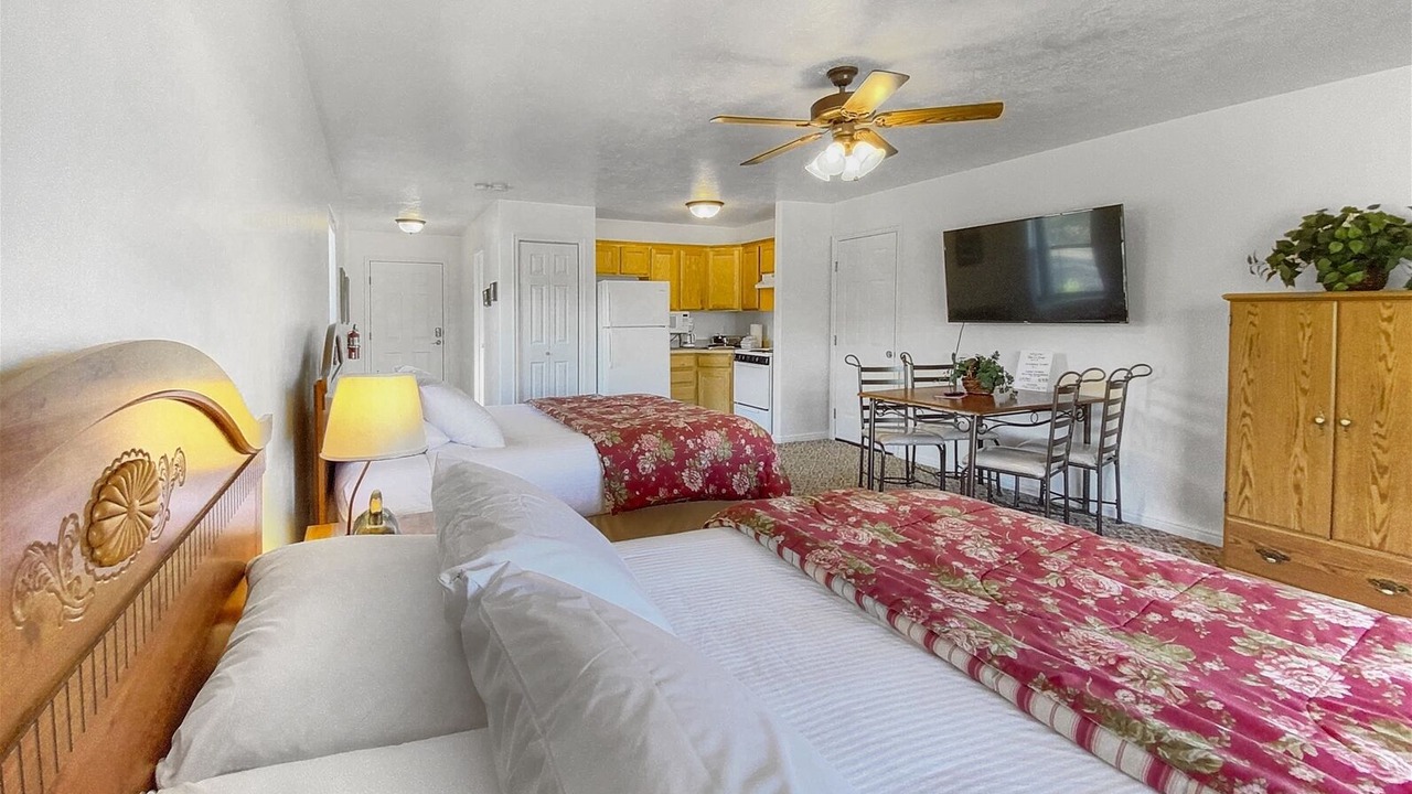 Photo of Bedroom in Mammoth Creek