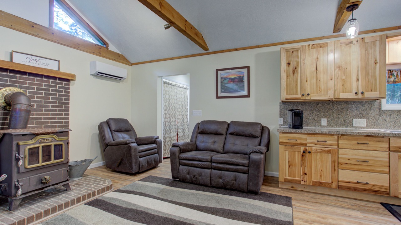 Photo of Others in Laurelton