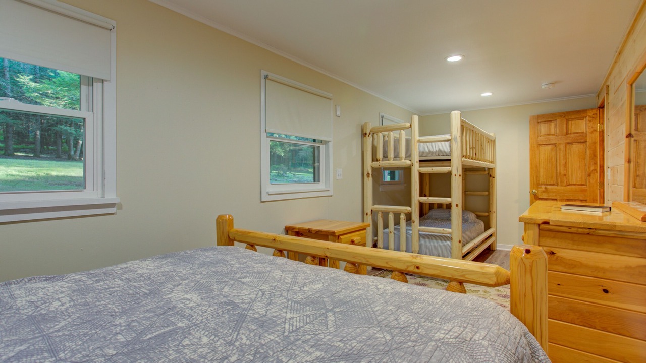 Photo of Bedroom in Laurelton