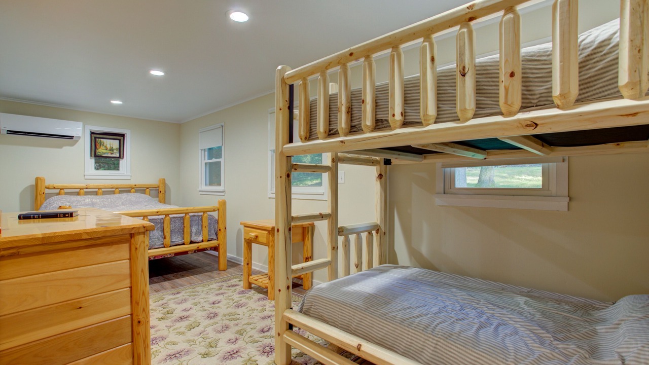 Photo of Bedroom in Laurelton