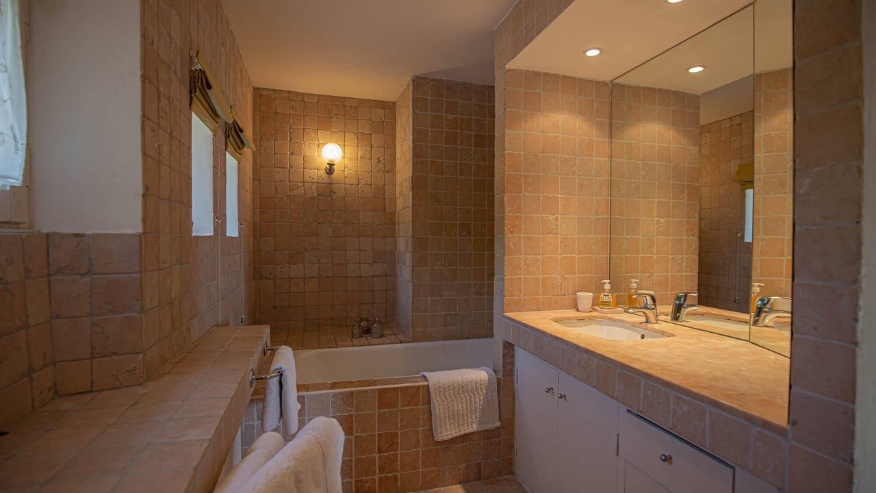 Photo of Bathroom in Cucuron