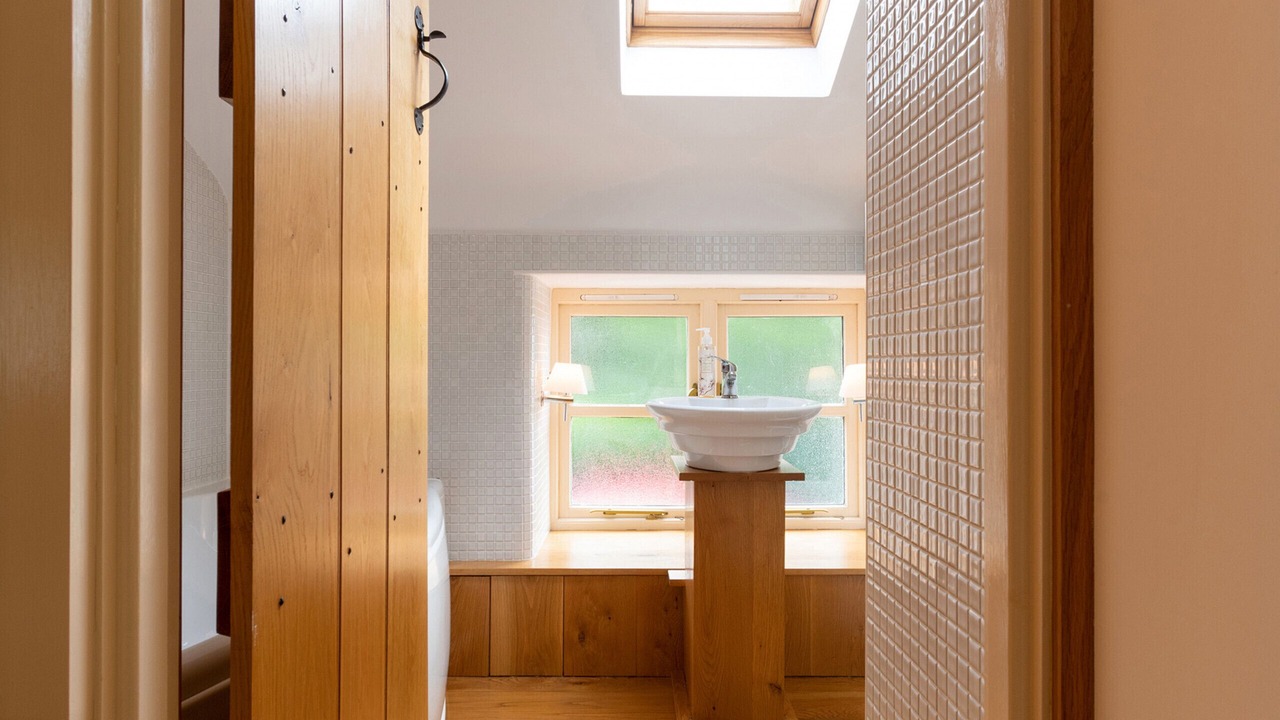 Photo of Bathroom in Pantymwyn