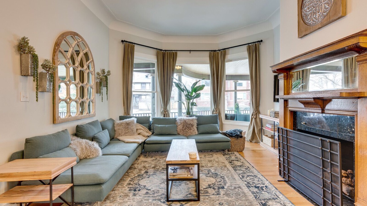 Photo of Livingroom in Oak Park