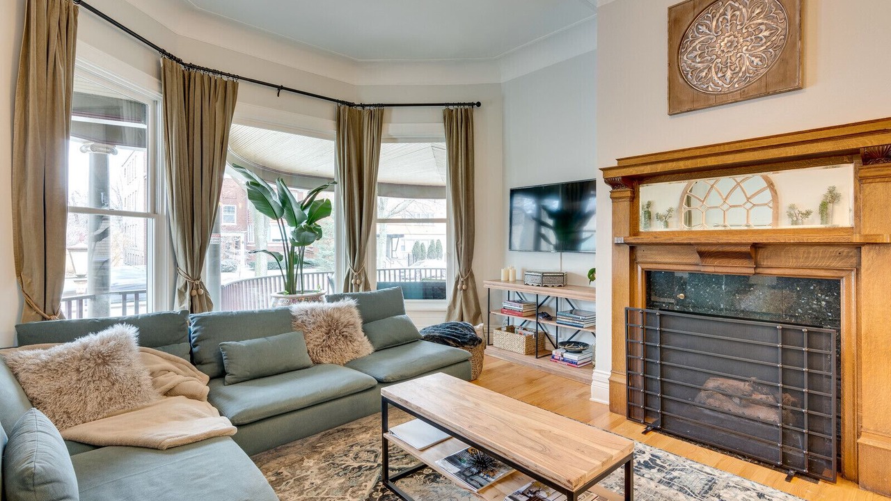 Photo of Livingroom in Oak Park