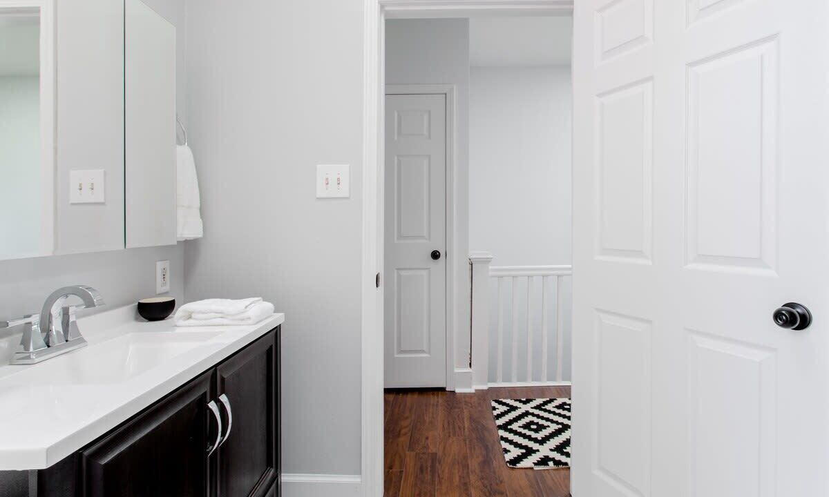 Photo of Bathroom in Lafayette Square