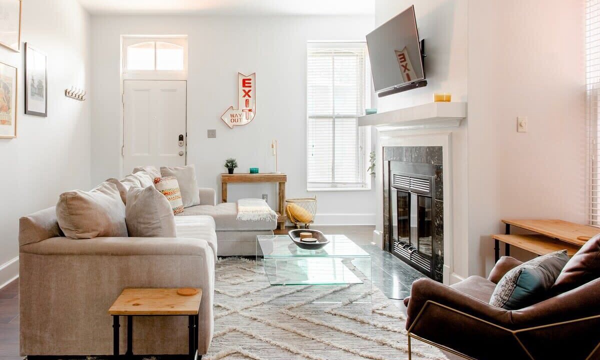 Photo of Livingroom in Lafayette Square
