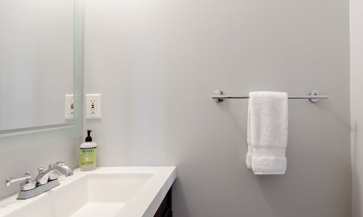 Photo of Bathroom in Lafayette Square