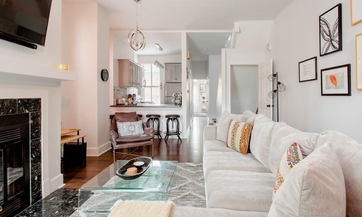 Photo of Livingroom in Lafayette Square
