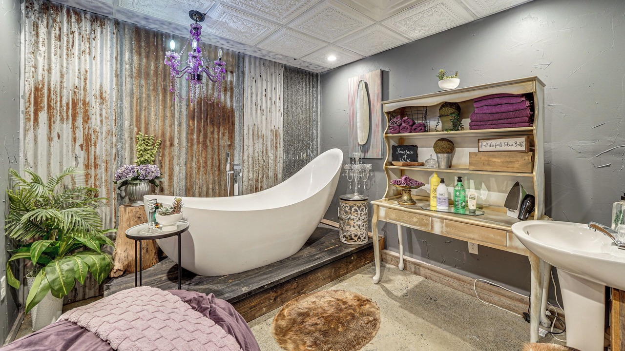 Photo of Bathroom in Broken Bow