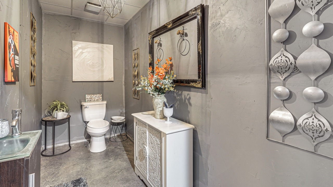 Photo of Bathroom in Broken Bow