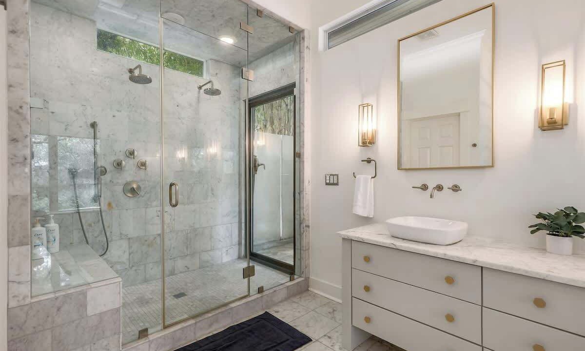 Photo of Bathroom in Aqua Monte