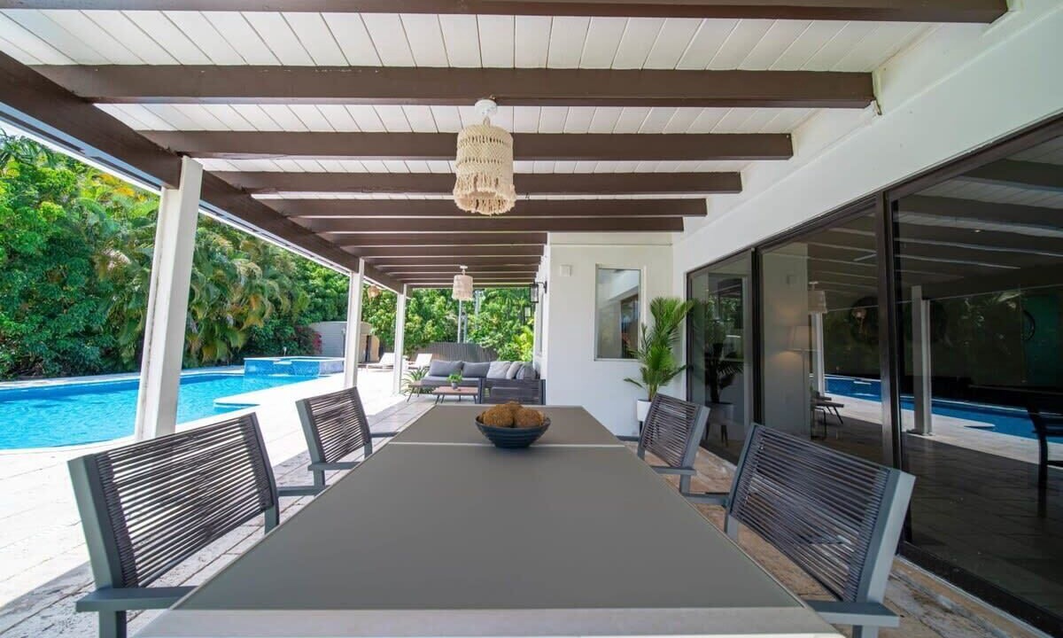 Photo of Outdoor in Golden Glades