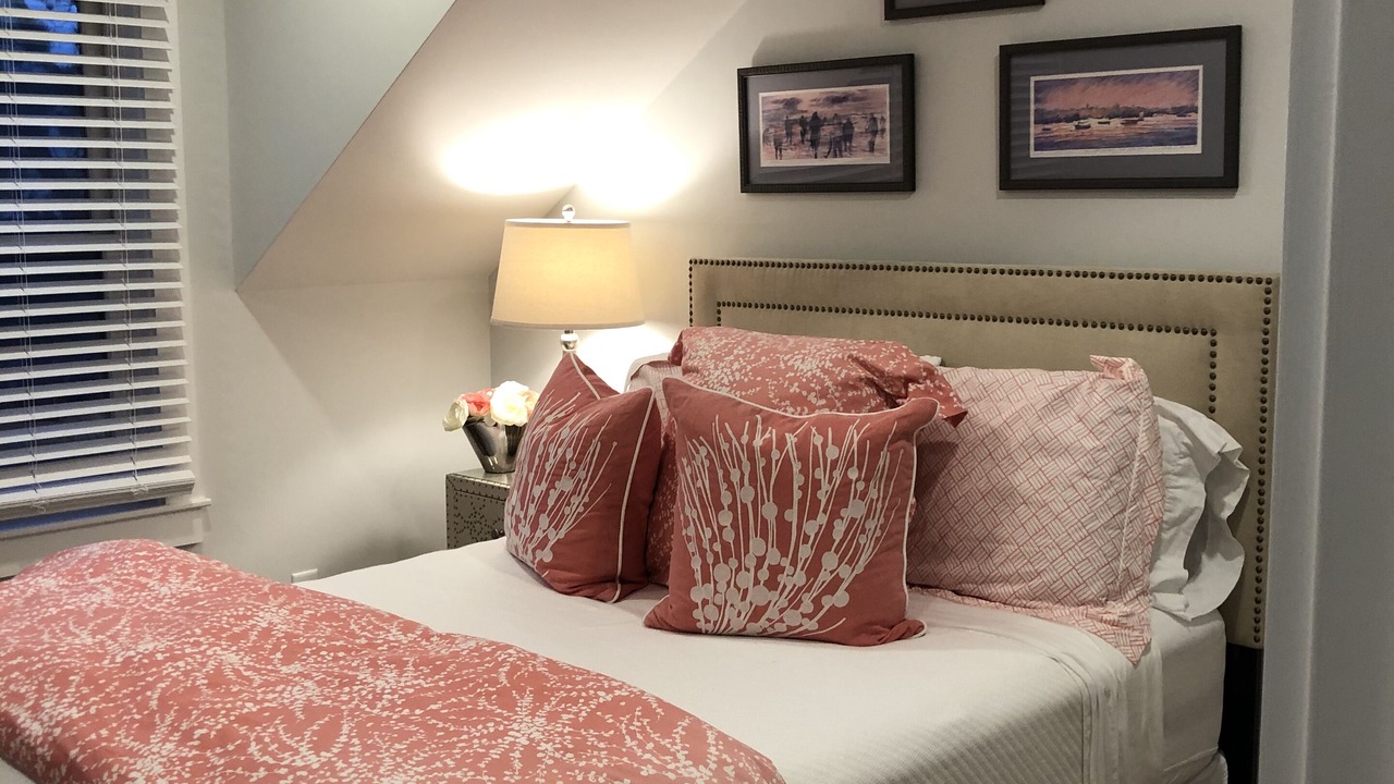 Photo of Bedroom in West of Town